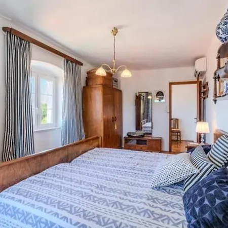 Bunica House * Nerezisca