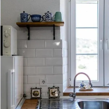 Bunica House Nerezisca