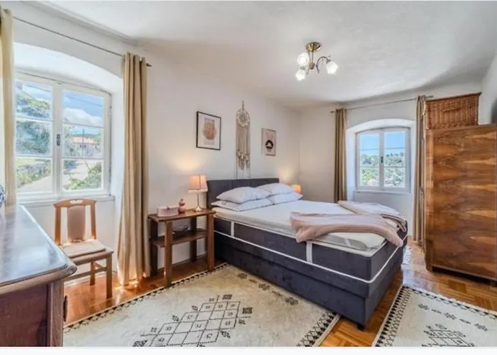 Vikendica Bunica House Nerezisca